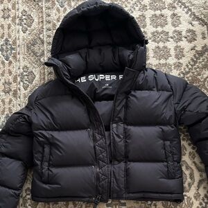 Aritzia Black Super Puff Jacket Shorty with Hood